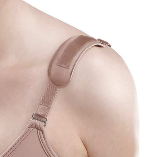 El protector de hombro brinda un apoyo en los hombros evitando la molestia causado por las cargaderas del brasier o fajas.