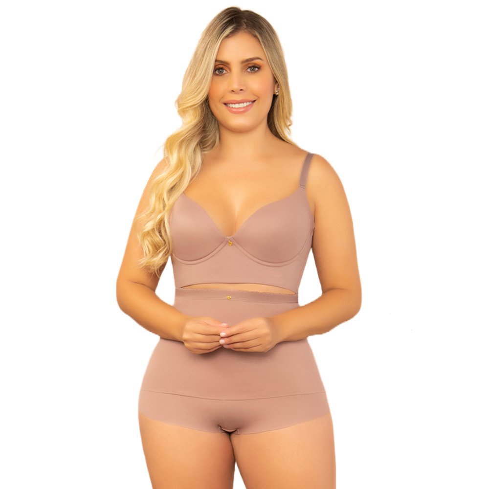 La faja colombiana essential tipo panty brinda control de abdomen y ayuda a definir una linda silueta. Realza glúteos y es ideal para uso diario.