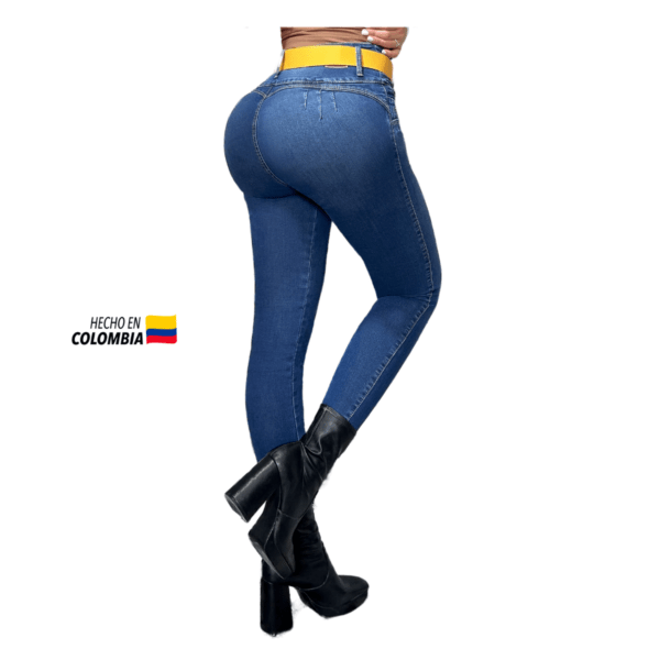 Garantiza un ajuste perfecto y una calidad incomparable, nuestros jeans colombianos efecto push UP ofrecen tanto estilo como comodidad.